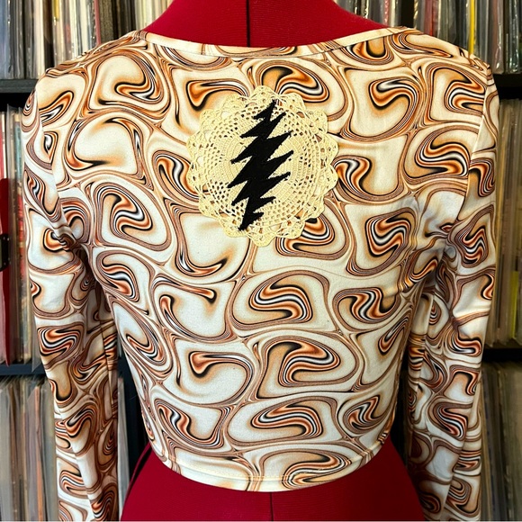 Vintage Tops - Swirly psychedelic crop keyhole club festival grateful bolt dead company 🤎⚡️🖤